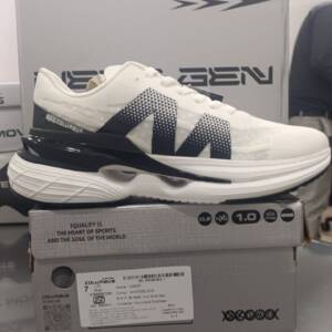 COLUMBUS-MEN SPORTS- WHITE BLACK- br-CREST(6X10)