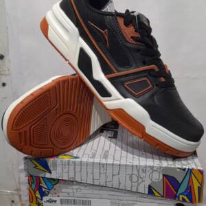 JQR-MEN'S SPORTS-BLK/ORNG<br>BUZZ