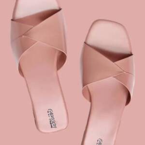 MOJARI ARTS & HANDI CRAFT-WOMEN SLIPPER<br>LIFAFA (37X42)