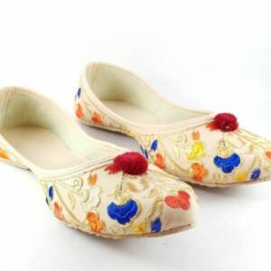 MOJARI ARTS & HANDI CRAFT-WOMEN JUTTI<br>MFB (4X9)